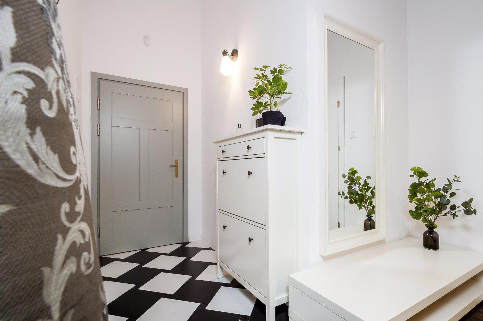 Main Station - 8 Rakowicka Street Apartman Krakkó Kültér fotó