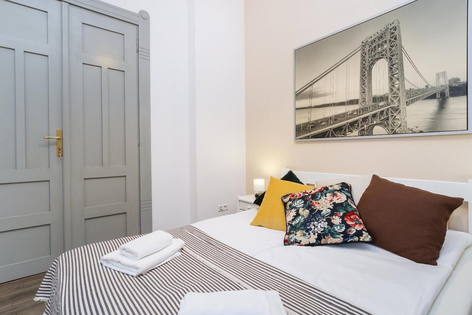 Main Station - 8 Rakowicka Street Apartman Krakkó Kültér fotó