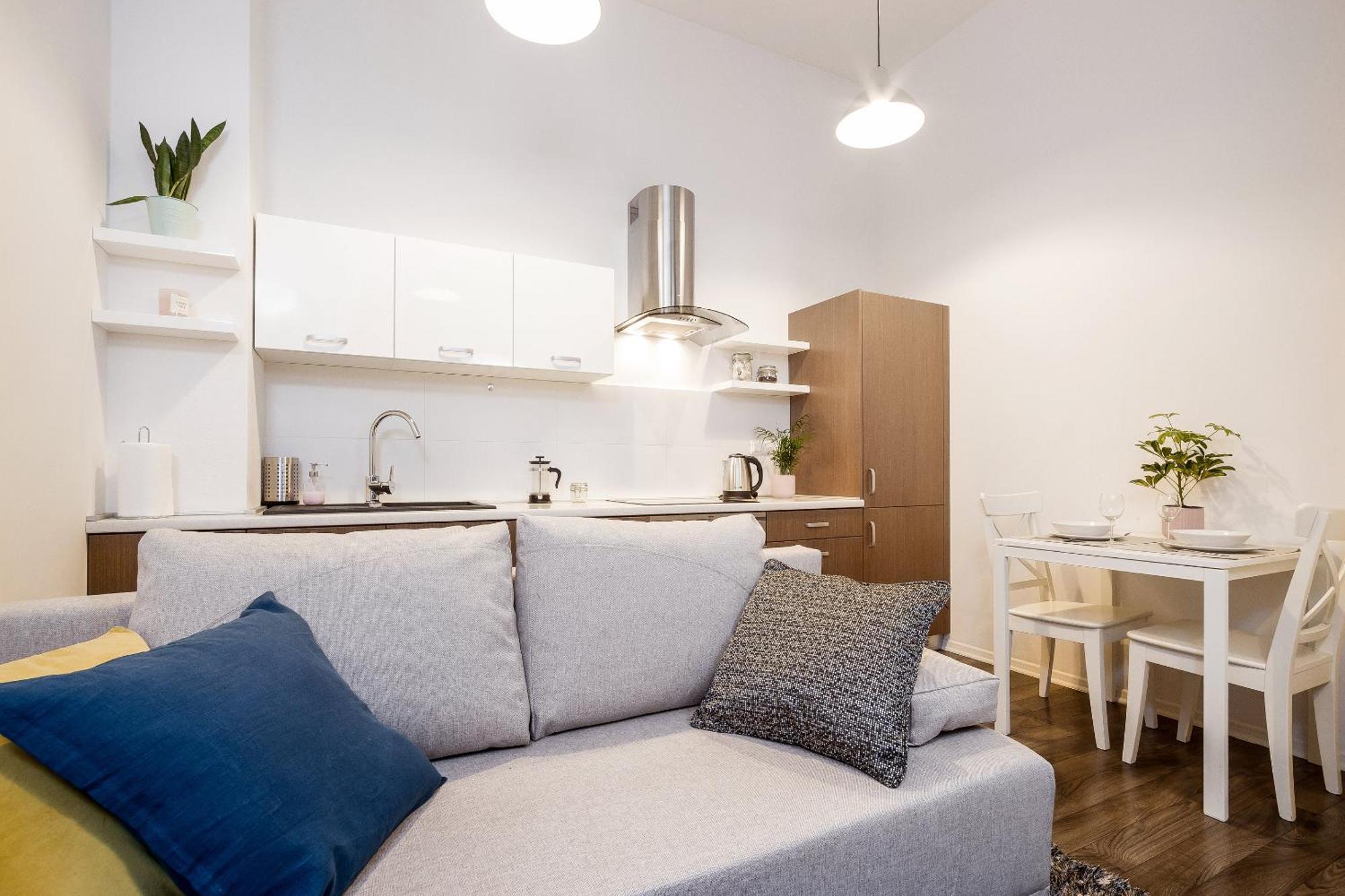 Main Station - 8 Rakowicka Street Apartman Krakkó Kültér fotó
