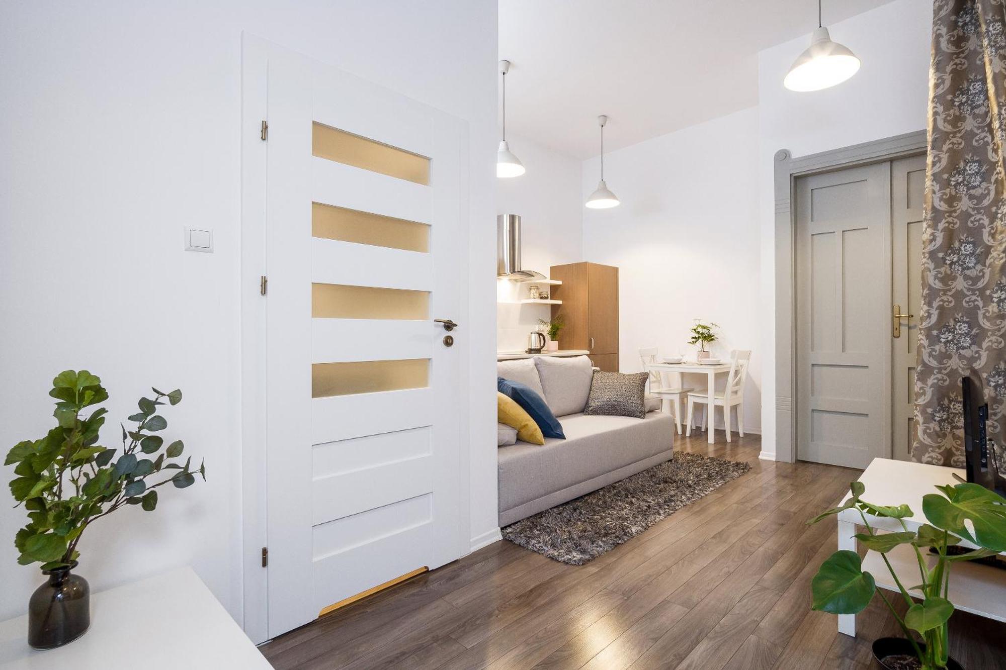 Main Station - 8 Rakowicka Street Apartman Krakkó Kültér fotó