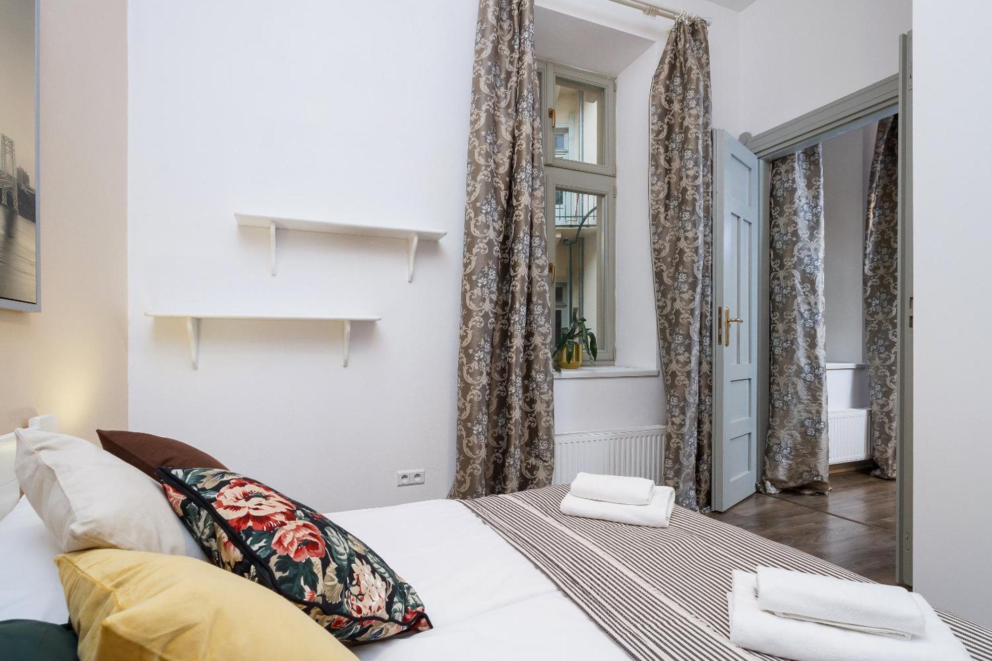 Main Station - 8 Rakowicka Street Apartman Krakkó Kültér fotó