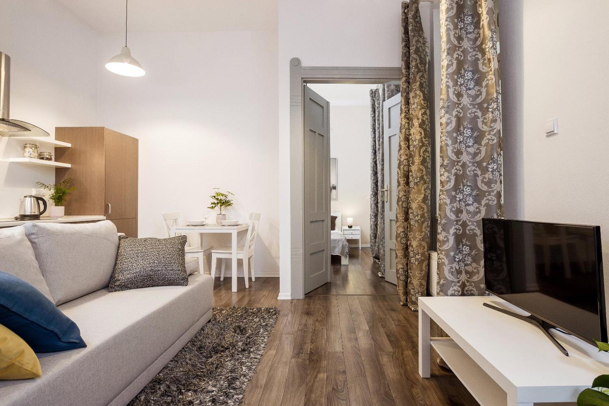 Main Station - 8 Rakowicka Street Apartman Krakkó Kültér fotó